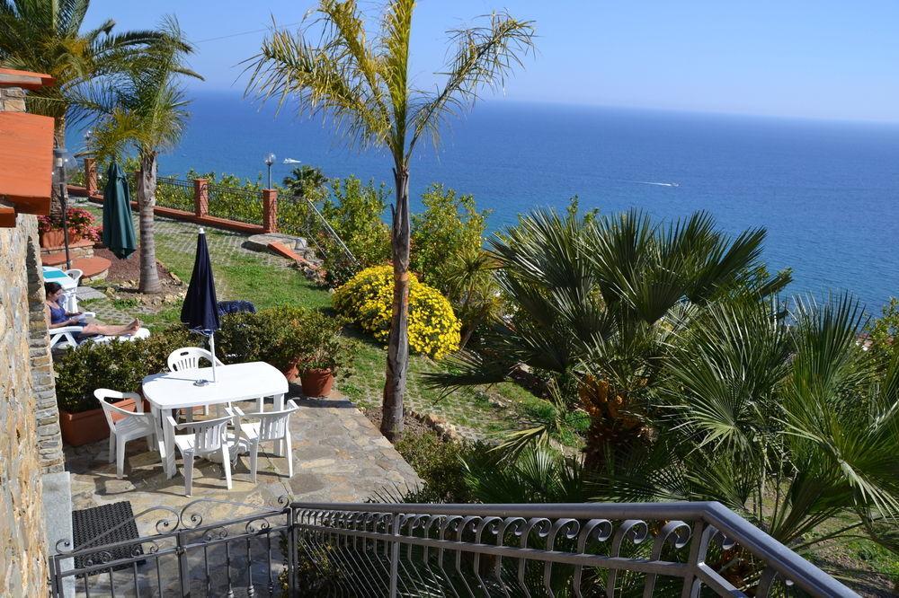 Le Terrazze Appartamenti Vacanze San Remo Exterior foto