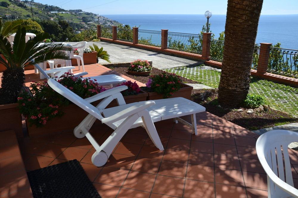 Le Terrazze Appartamenti Vacanze San Remo Exterior foto