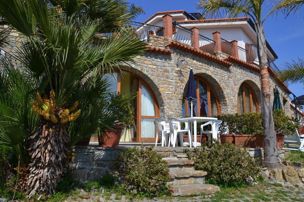 Le Terrazze Appartamenti Vacanze San Remo Exterior foto