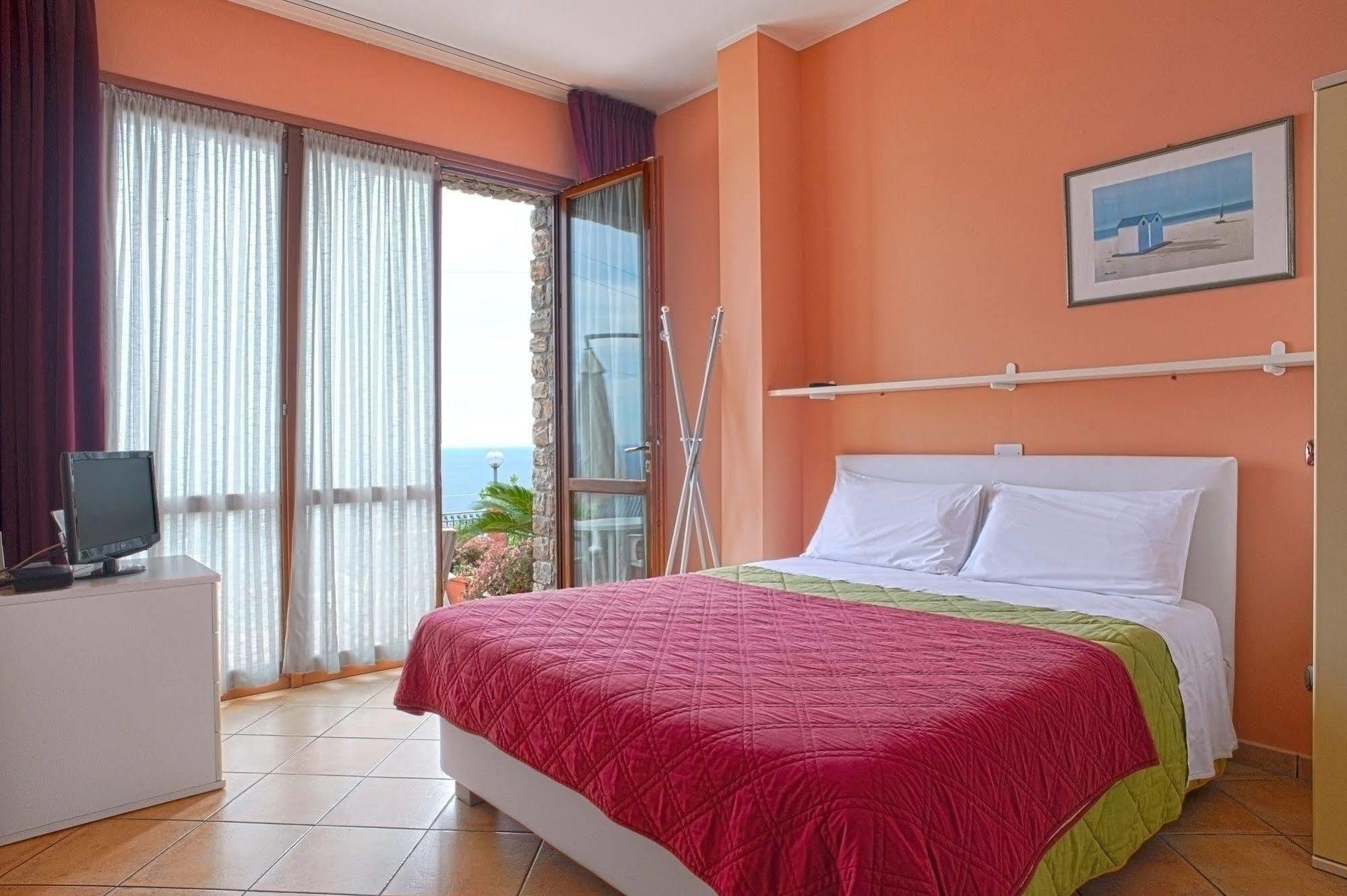 Le Terrazze Appartamenti Vacanze San Remo Exterior foto