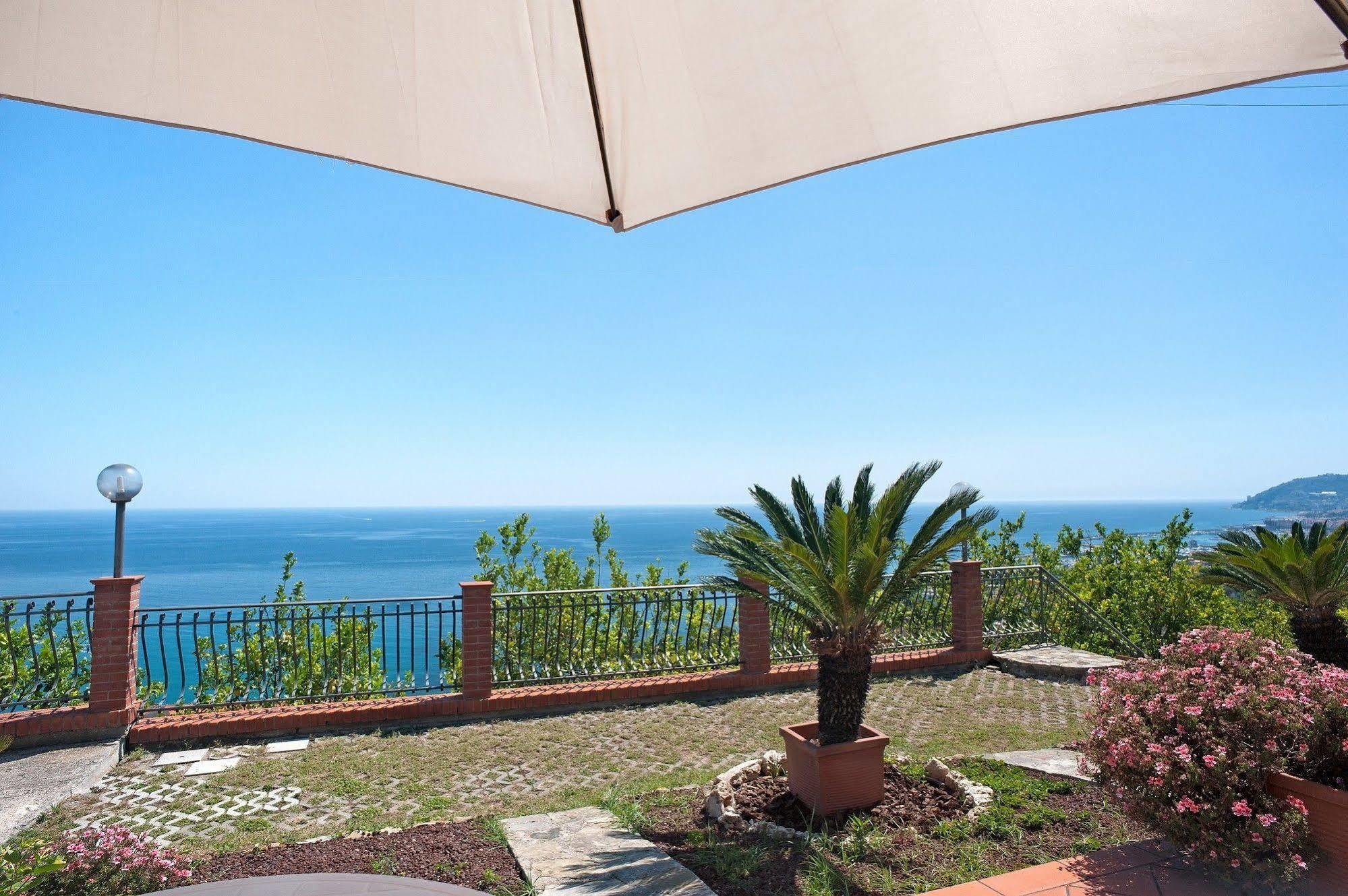 Le Terrazze Appartamenti Vacanze San Remo Exterior foto
